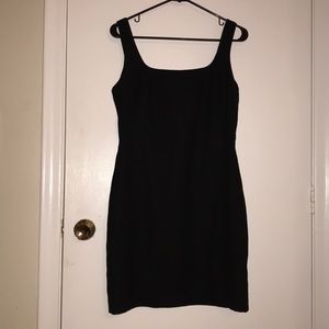 Black sleeveless dress